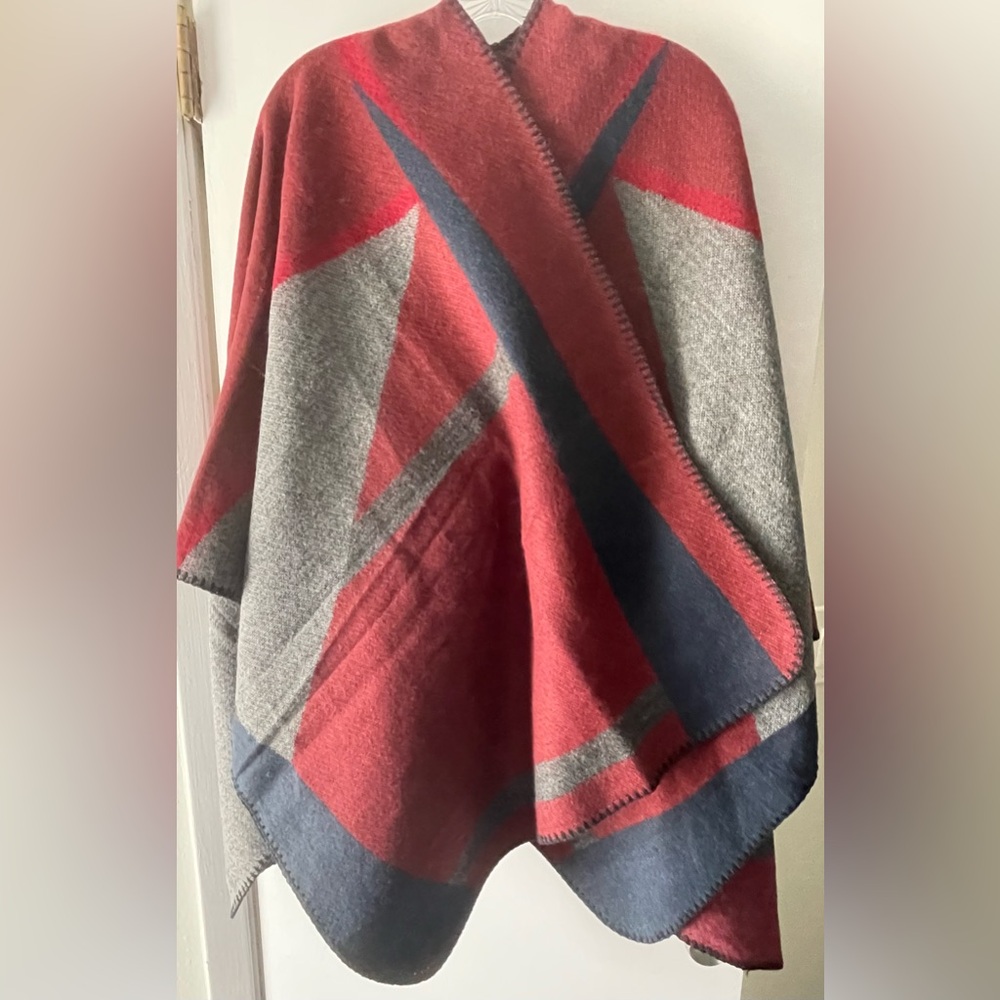 NWT! MODENA NEW YORK COLOR BLOCKED WRAP SWEATER OSFA PONCHO W/ WHIPSTITCH